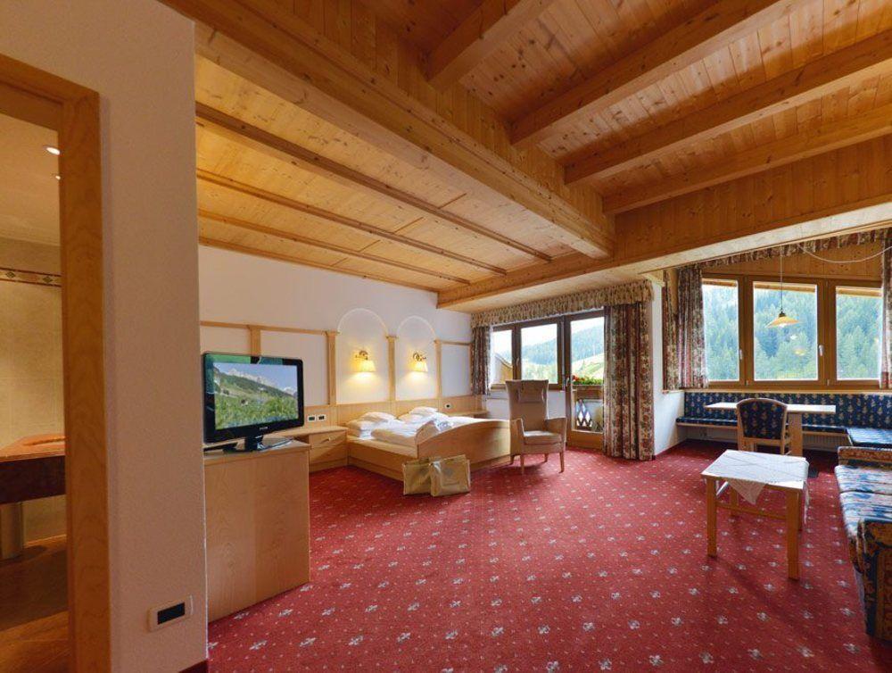 Hotel Diamant San Cassiano  Eksteriør bilde