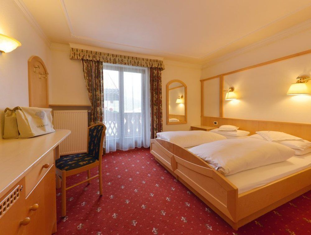 Hotel Diamant San Cassiano  Eksteriør bilde