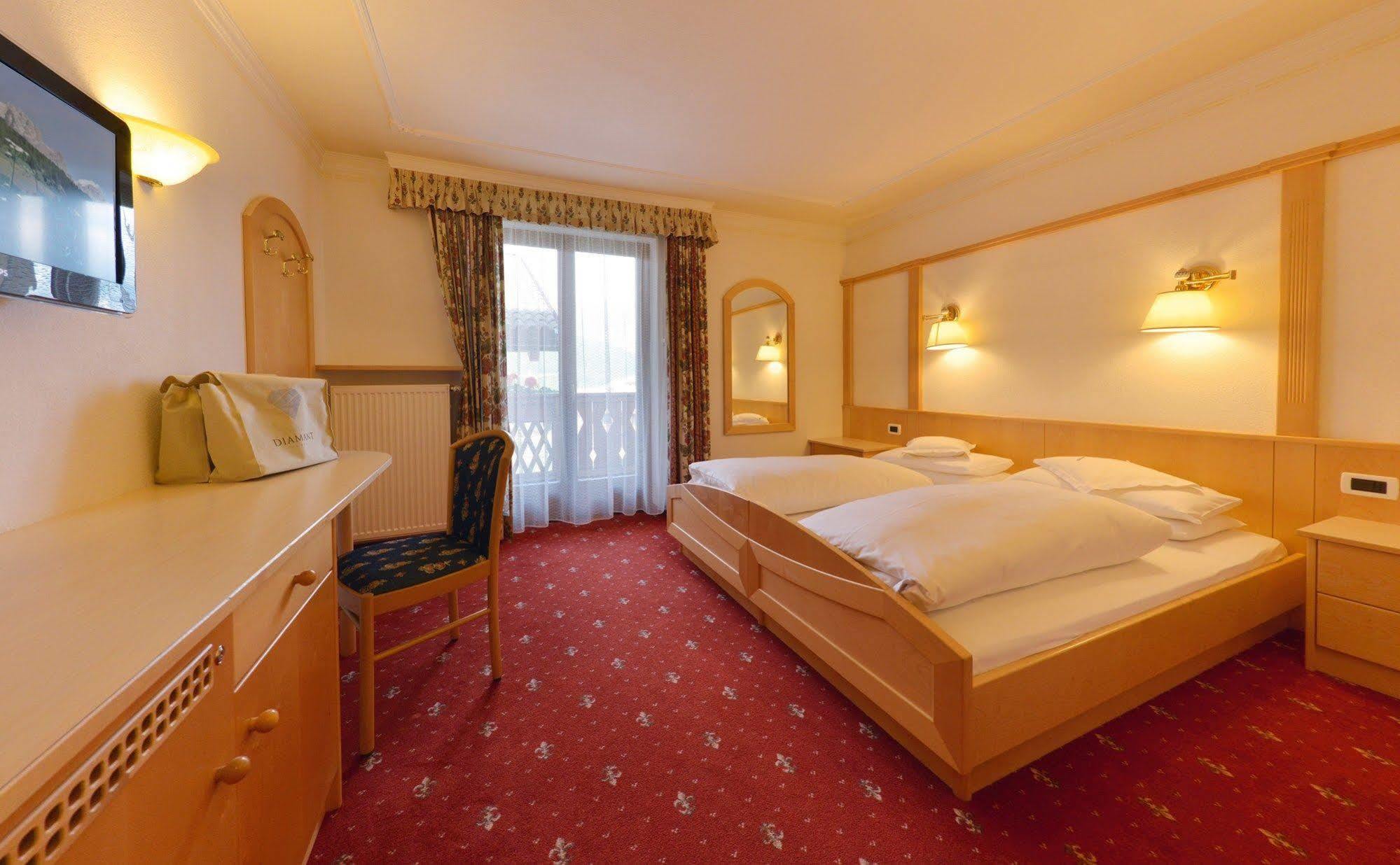 Hotel Diamant San Cassiano  Eksteriør bilde